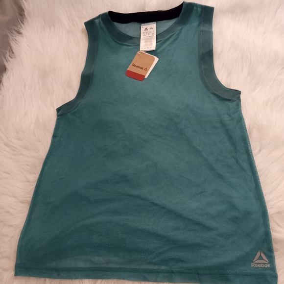 Reebok - Picture 2 of 4